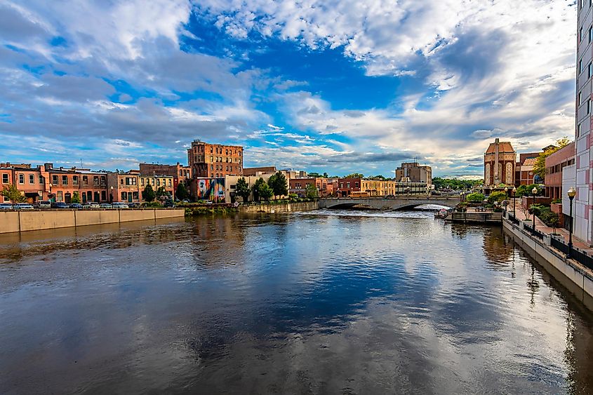 Riverside view of Aurora, Illinois