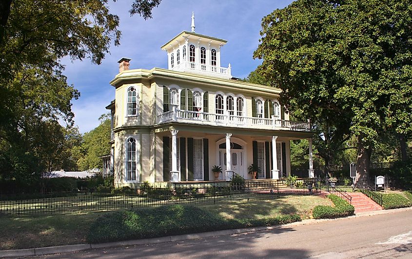 House of the Seasons, Historic House located in Jefferson, TX. Editorial credit: LMPark Photos / Shutterstock.com