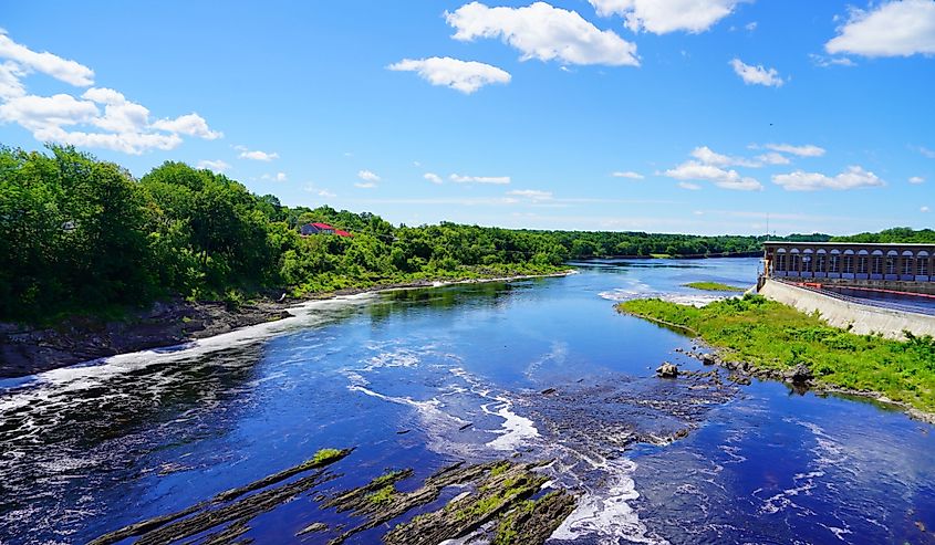 A water fall on Kennebec River