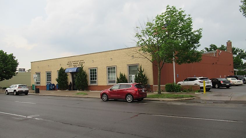 Grosse Pointe branch post office in Grosse Pointe Farms, Michigan