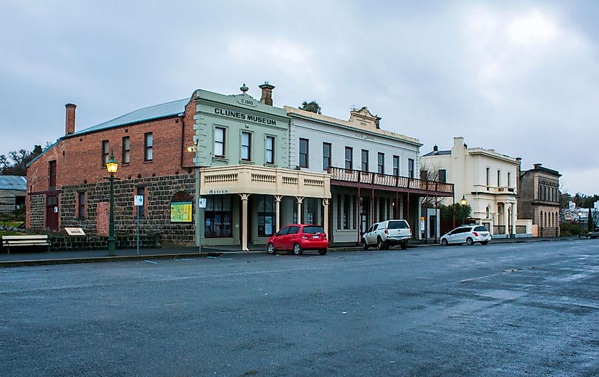 Historic buildings on Fraser Street in Clunes, Victoria. Editorial credit: Norman Allchin / Shutterstock.com