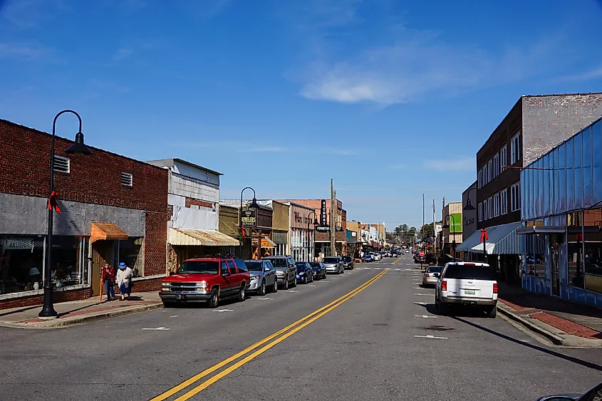 Streets of Oneonta, Alabama.