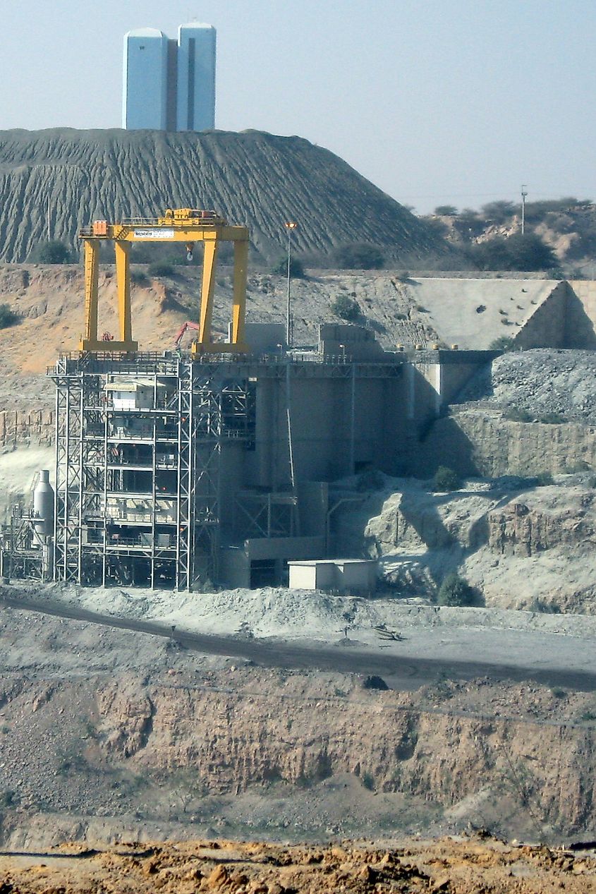 Jwaneng diamond mine. In Wikipedia. https://en.wikipedia.org/wiki/Jwaneng_diamond_mine By Cretep - Own work, Public Domain, https://commons.wikimedia.org/w/index.php?curid=3745230