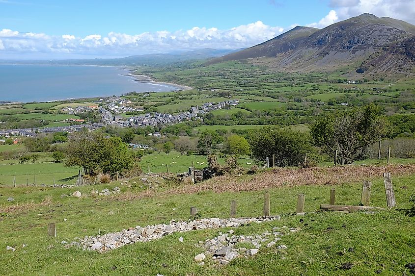 Landscape around Caenarfon Bay.