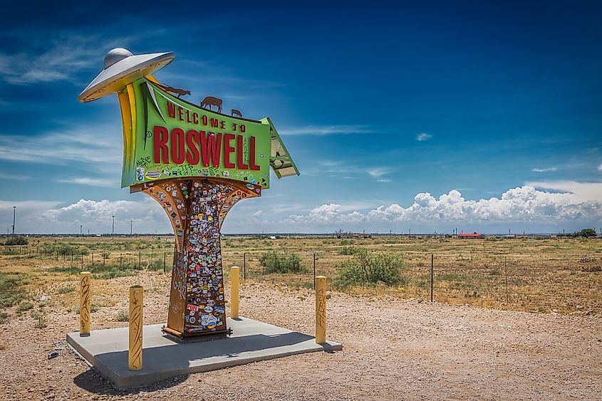 Sign welcoming visitors to Roswell, New Mexico. Editorial credit: Bill Chizek / Shutterstock.com