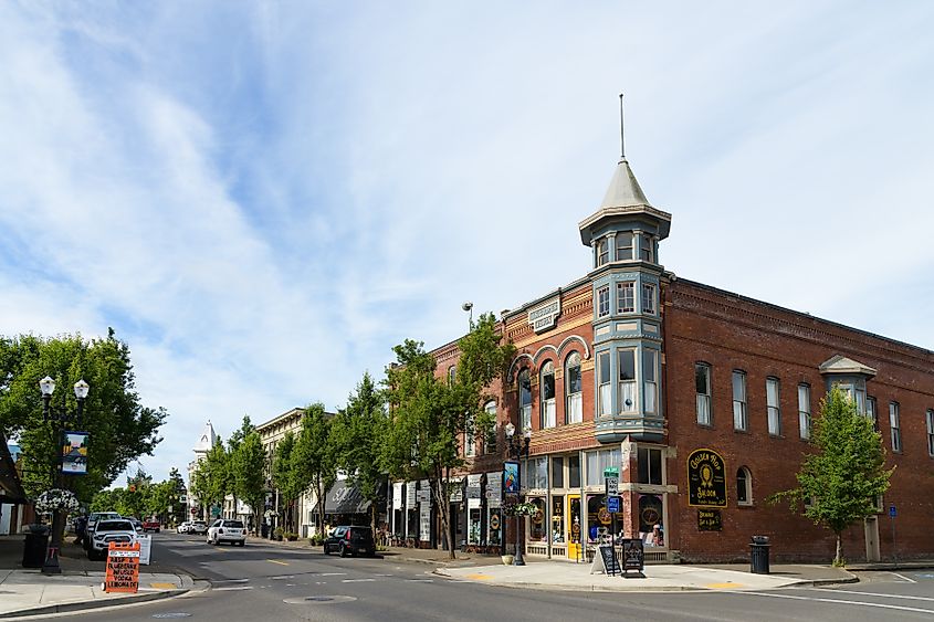 The corner of J.S. Cooper Block building in downtown Independence, Oregon. Editorial credit: Ian Dewar Photography / Shutterstock.com