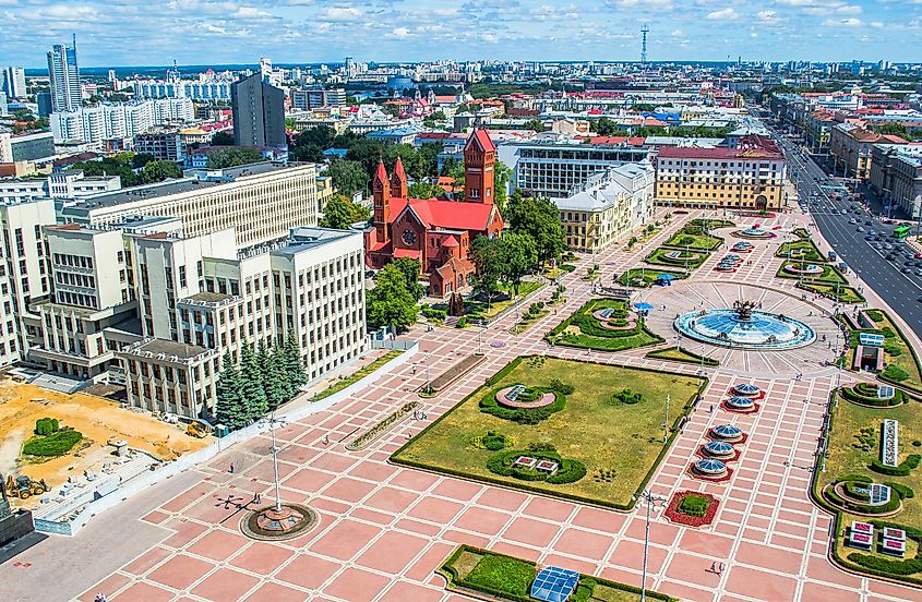 White Government Parliament Building And Lenin Statue on Independence Square in Minsk, Belarus. Image used under license from Shutterstock.com.