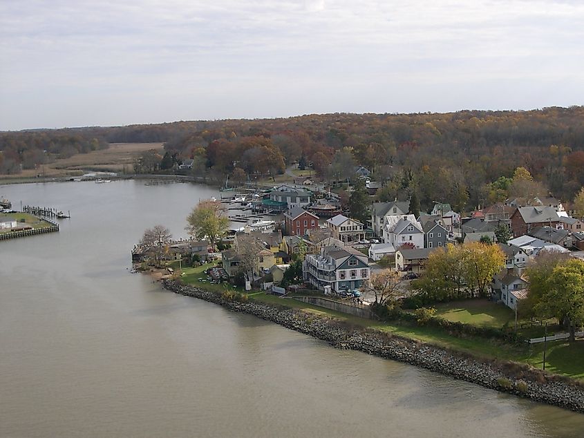 Chesapeake City along the Chesapeake and Delaware Canal, via Jennifer Schmidt - https://www.fhwa.dot.gov/byways/photos/65272 on Wikipedia