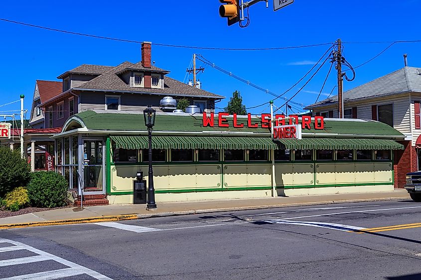 he Wellsboro Diner is a landmark on Route 6 in the downtown area that features authentic gas street lamps.