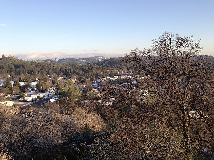 The scenic town of Murphys in winter.