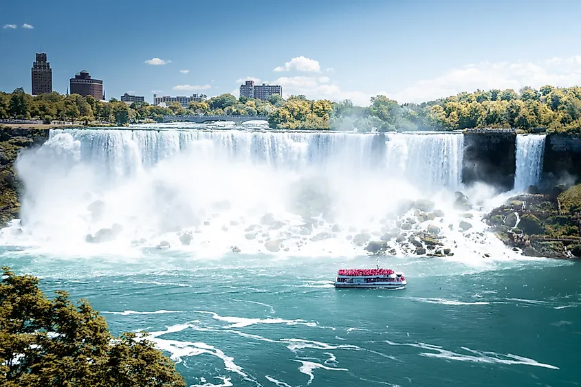 The spectacular view of the Niagara Falls.