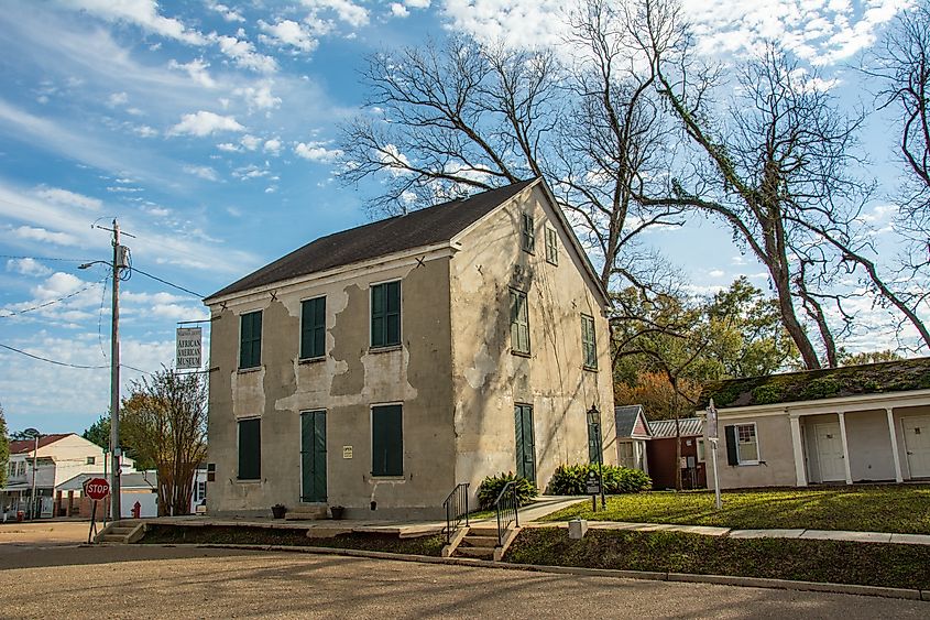 American Museum building built as the Branch Banking House of the State of Mississippi in Woodville, via  Nina Alizada / Shutterstock.com