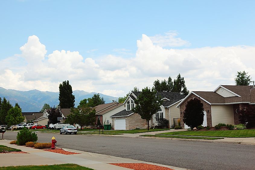 Um bairro em Layton, Utah. Crédito da imagem: D Sharon Pruitt/Pink Sherbet Photography de Utah via Wikimedia Commons