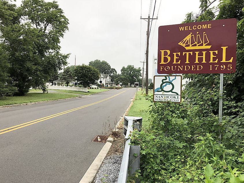 Signboard welcoming visitors to Bethel, Delaware.