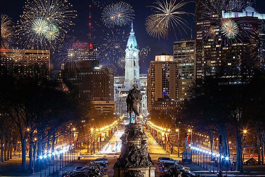 Colorful Fireworks above Philadelphia, Pensilvania,