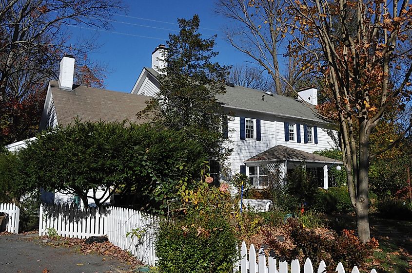  Red Maple Farm in South Brunswick, New Jersey, By Jerrye &amp; Roy Klotz, MD - Own work, CC BY-SA 4.0, https://commons.wikimedia.org/w/index.php?curid=36603387