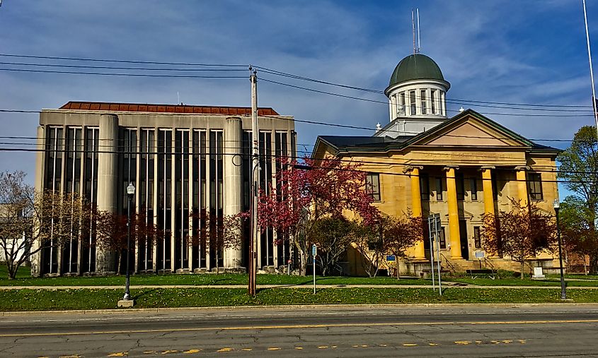 Chautauqua County Courthouse Old and New, Mayville, NY. Credit: Andre Carrotflower, CC BY-SA 4.0, via Wikimedia Commons
