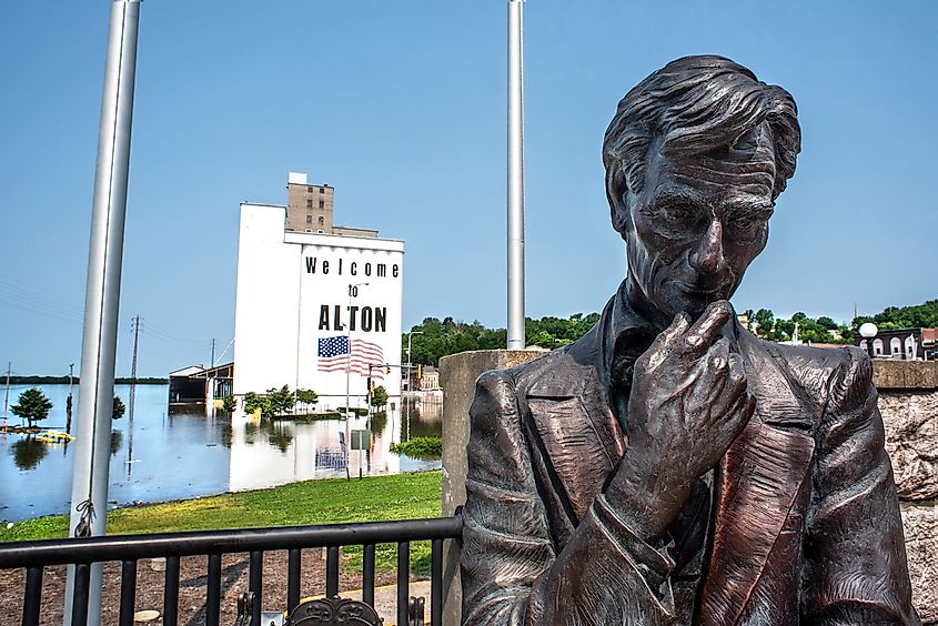  Abraham Lincoln statue in Alton, Illinois. Editorial credit: Jon Rehg / Shutterstock.com
