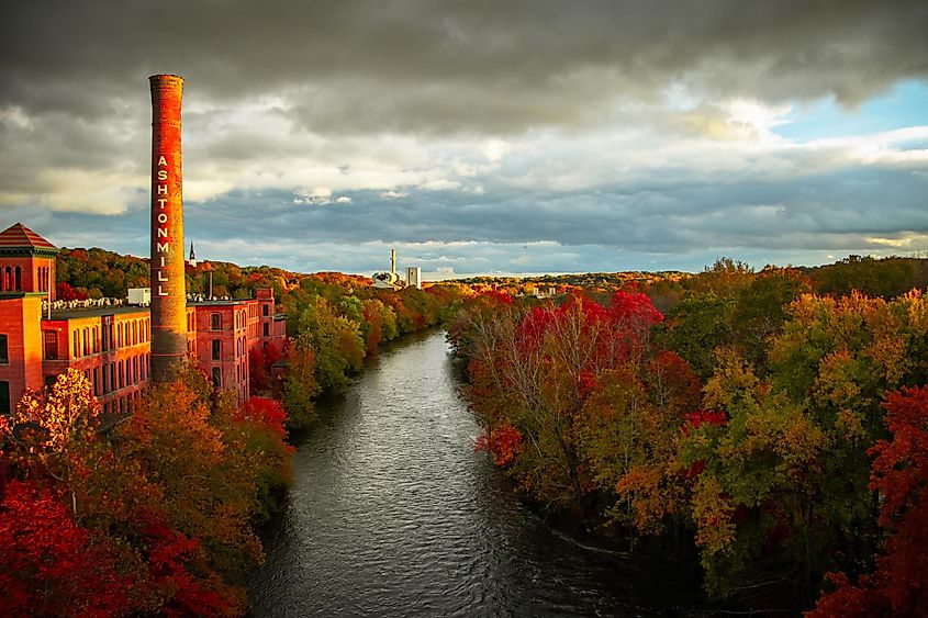 ‎March ‎27, ‎2019 Cumberland, Rhode Island, USA. The Blackstone River in Cumberland, Rhode Island off of Rt 116 bridge with beautiful autumn foliage and fall colors.