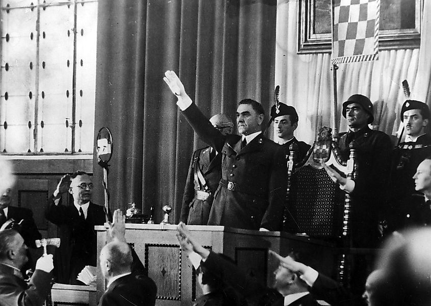 Pavelić greeting the Croatian parliament in February 1943