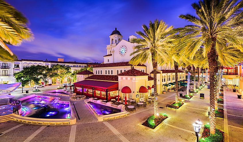 Downtown plaza, West Palm Beach, Florida.