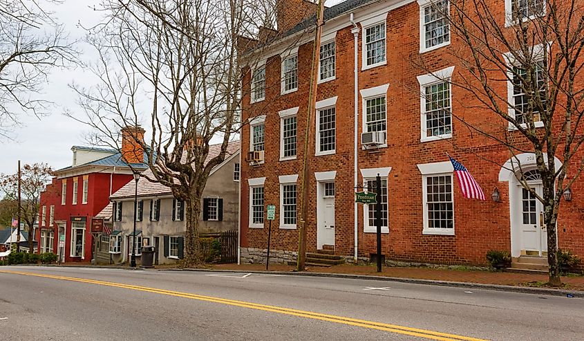 Historical district in Abingdon, Virginia. Image credit Dee Browning via Shutterstock