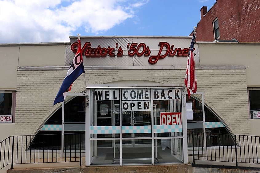 Exterior of Victor's '50s Diner in Hudson, Massachusetts.