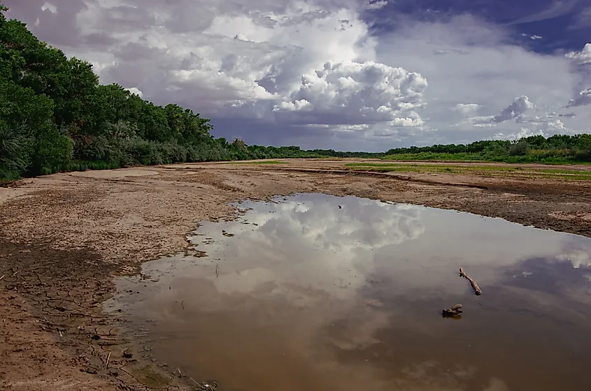 Dried up Rio Grande river