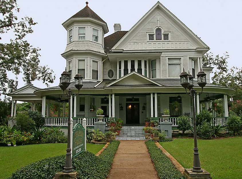 Tallahassee Florida Bed and Breakfast Inn in McFarlin House, via 