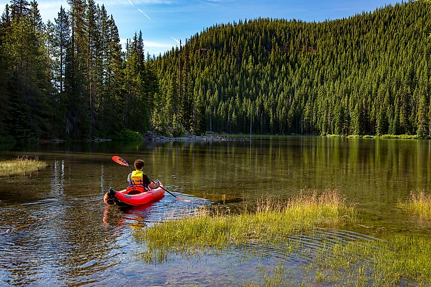 Kayaking near bend oregon