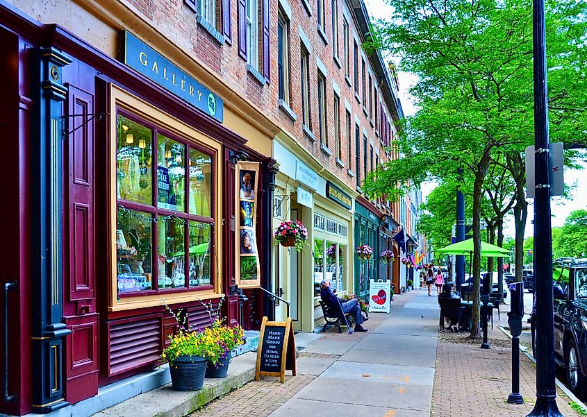 Skaneateles, New York, US- June 27, 2021: Street view at Skaneateles, a charming lakeside hideaway oozes small-town life. It’s perched at the top of one of Finger Lakes, and only 20 miles to Syracuse