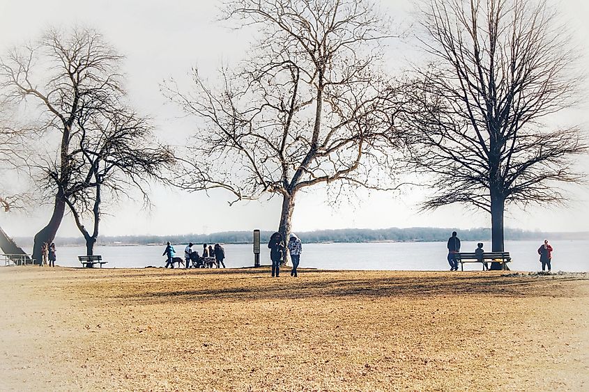  Sunny winter day at Battery Park, New Castle, Delaware, USA.