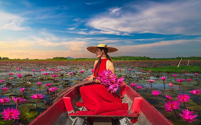 Thale Noi Lake