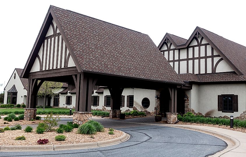 Driveway to the Midland Hills Country Club.