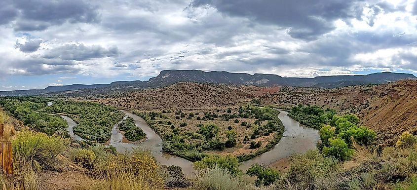 The Rio Chama viewed from US highway 84 between Abiquiú, New Mexico, and Abiquiu Dam, via By Dicklyon - Own work, CC BY-SA 4.0, https://commons.wikimedia.org/w/index.php?curid=110189310