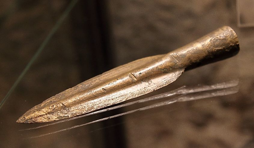 Bronze spear tip, end of the Bronze Age, found in Italy