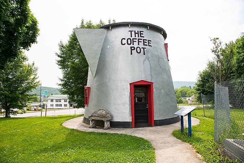 The Coffee Pot, a roadside landmark in Bedford, Pennsylvania.