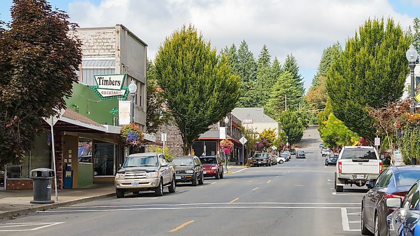 View along South Main Street in Toledo, Oregon