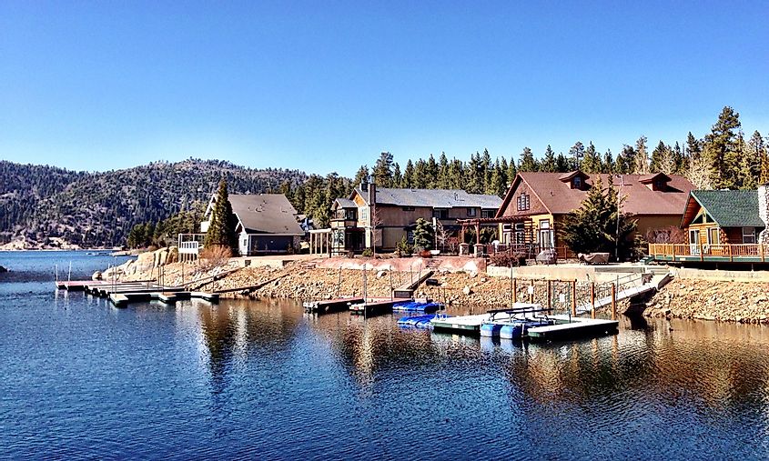 Houses on the water in Big Bear Lake, California