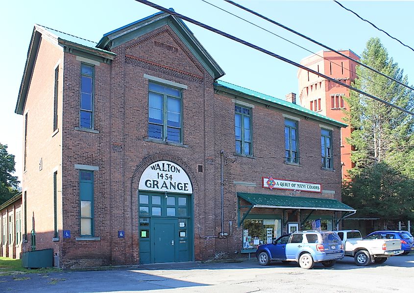 1454 Grange in Walton, NY. Credit: Vonsky87, https://creativecommons.org/licenses/by-sa/3.0/deed.en, via Wikimedia Commons