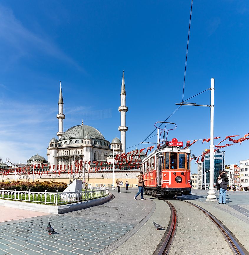 Istanbul, Turkey. Editorial credit: brunocoelho / Shutterstock.com
