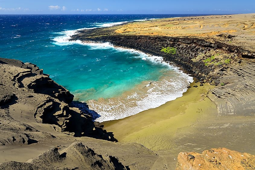 The gorgeous Papakōlea Beach in Hawaii.