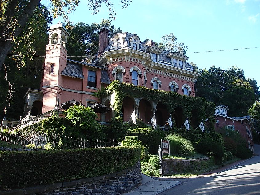 Harry Packer Mansion. Photo: Wikimedia Commons.