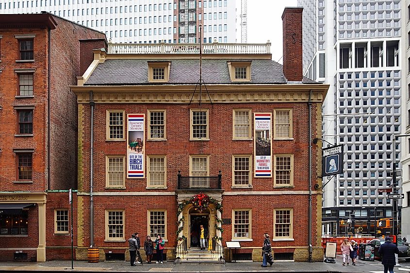 Fraunces Tavern at Pearl and Broad streets in Lower Manhattan, New York. Editorial credit: Mariusz Lopusiewicz / Shutterstock.com