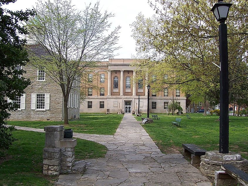 The Historic Town Square in Corydon, Indiana. Image credit: Charles Edward via Wikimedia Commons.