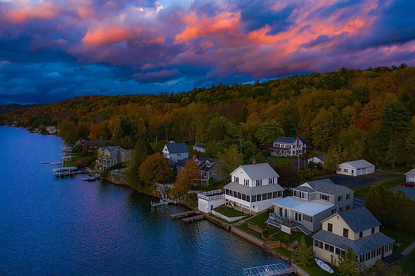 Lakeside homes on Lake Bomoseen