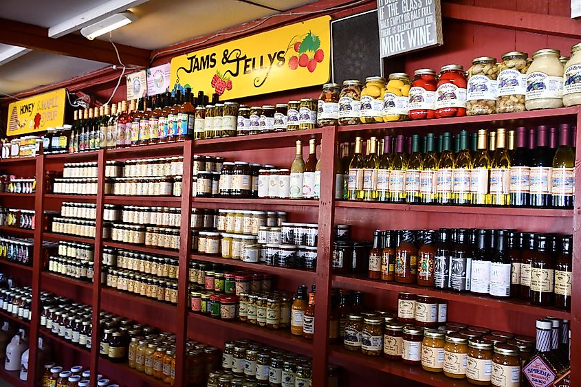 NAPLES NY - SEP 20: Josephs Wayside Market in Naples, upstate New York.