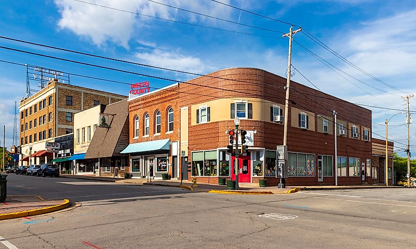 Pine & 7th in Rolla, Missouri (Credit: Eridony via Flickr)