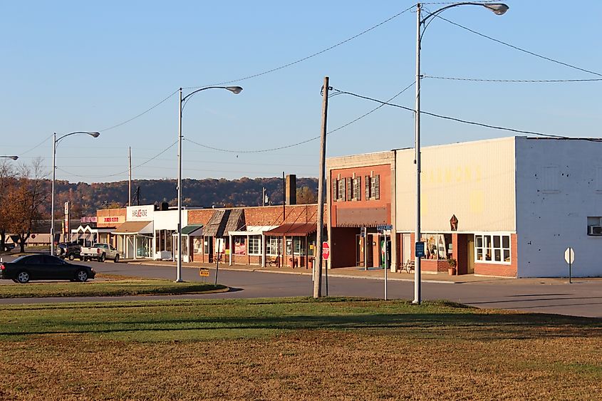 The City of Shawneetown is the county seat of Gallatin County, Illinois.