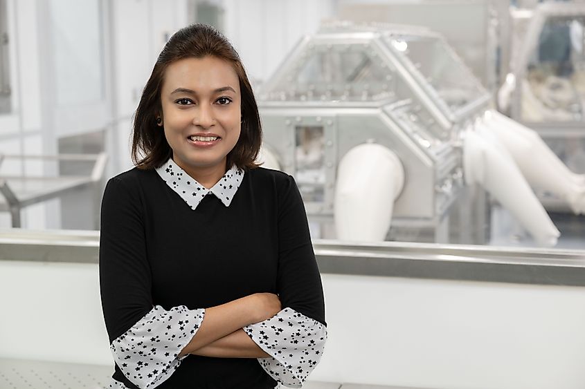 Portrait of Jannatul Ferdous, OSIRIS-REx astromaterials processor (NASA Johnson Space Center / James Blair - NASA - JSC, Public domain, via Wikimedia Commons)